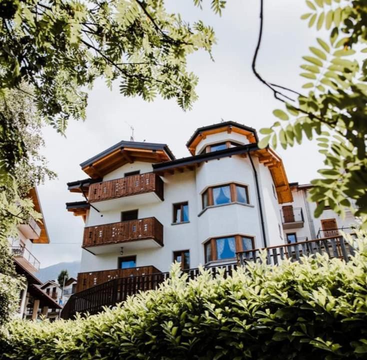 Atelier Della Montagna Acomodação com café da manhã Zambla Alta Exterior foto