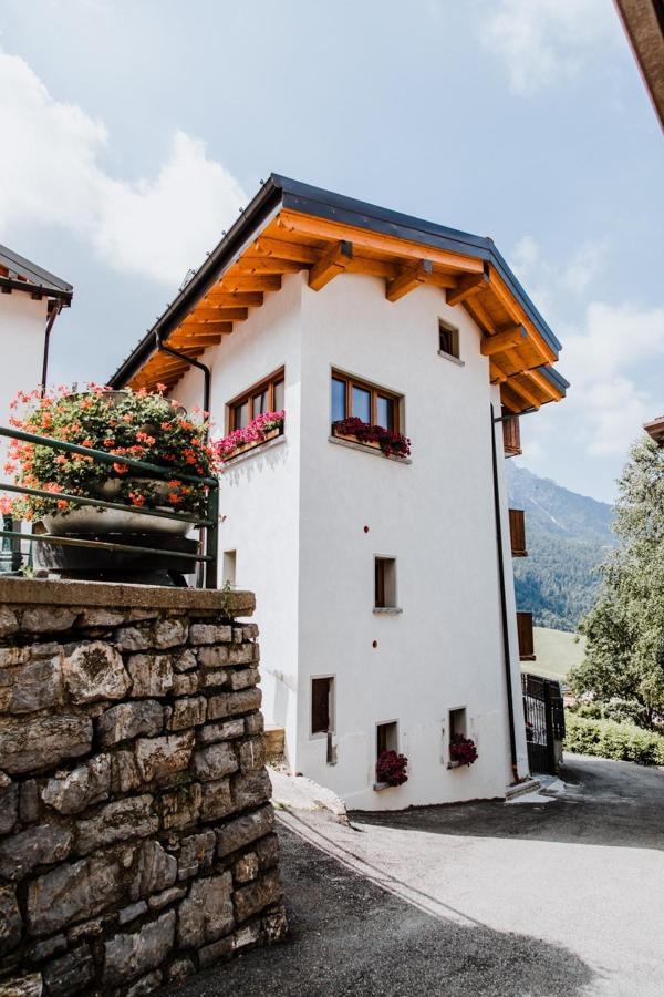 Atelier Della Montagna Acomodação com café da manhã Zambla Alta Exterior foto